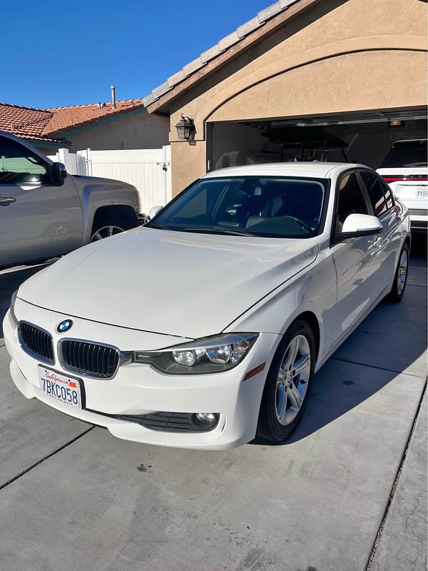 2013 BMW 3 Series - 320i Sedan 4D