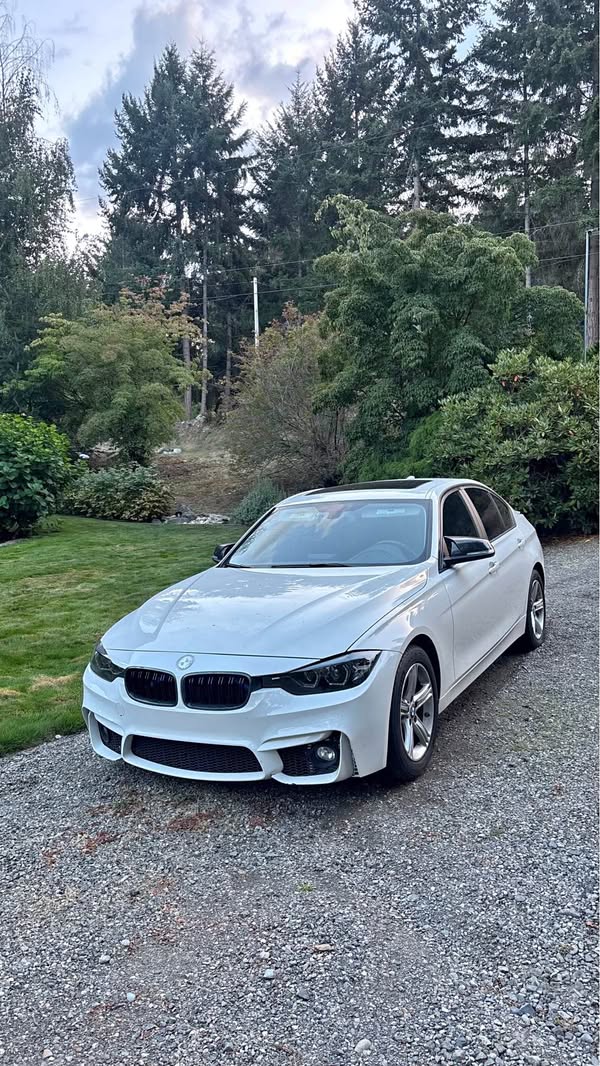 2014 BMW 3 Series - 320i xDrive Sedan 4D