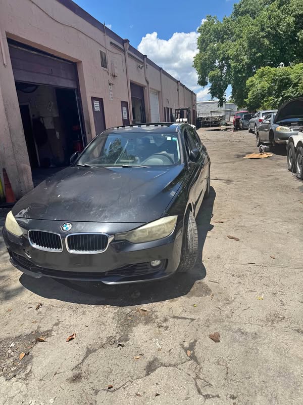 2015 BMW 3 Series - 328i xDrive Sedan 4D