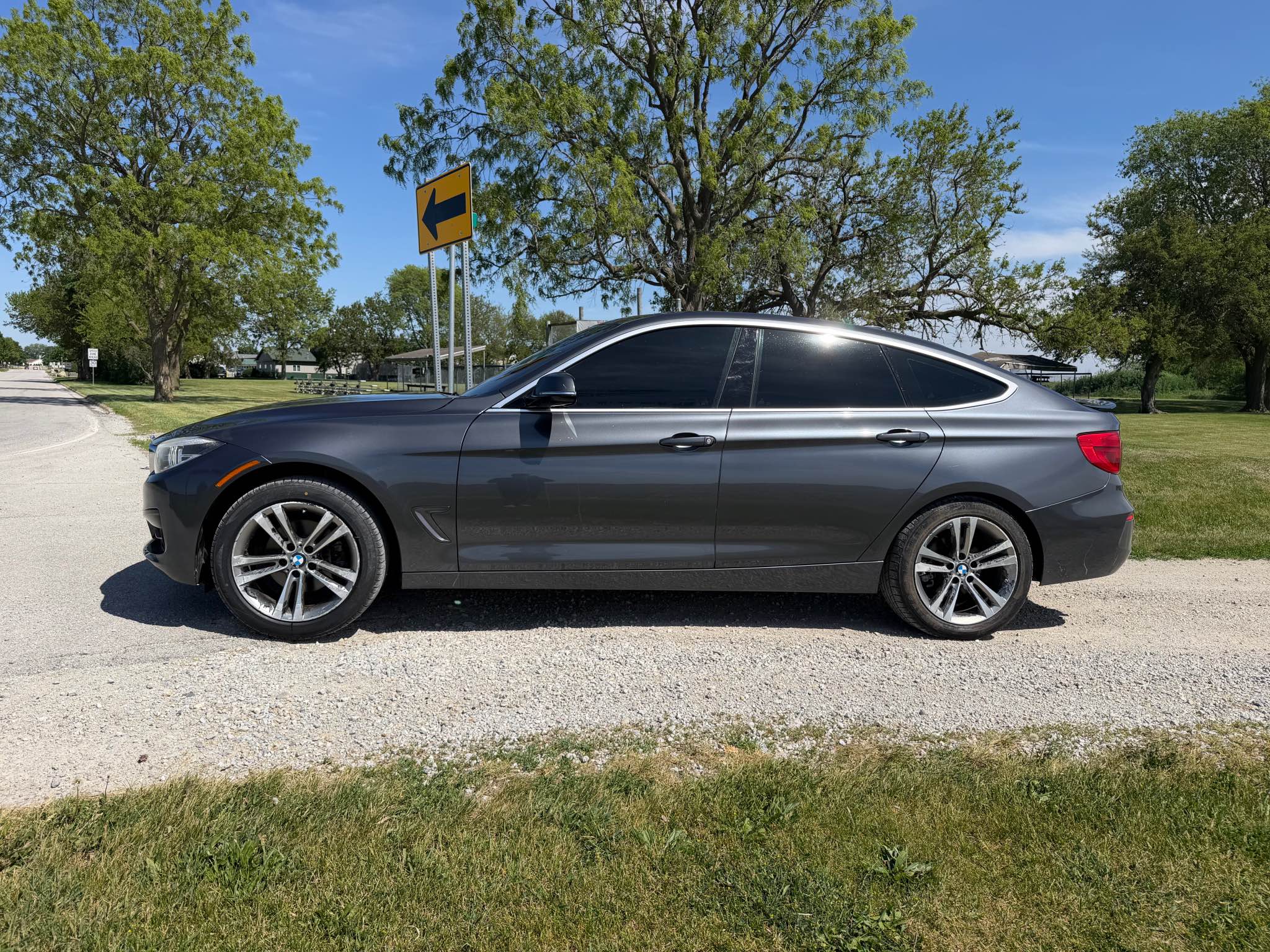 2018 BMW 3 Series - 330i Sedan 4D