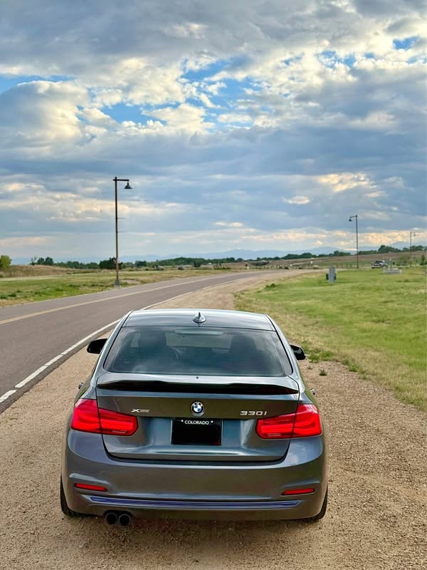 2017 BMW 3 Series - 330i xDrive Sedan 4D