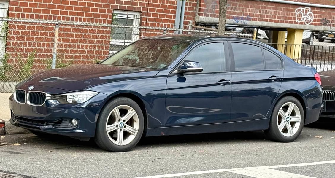 2012 BMW 3 Series - 328i xDrive Sedan 4D