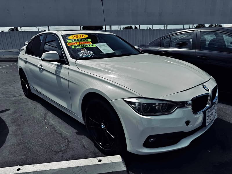 2018 BMW 3 Series - 320i Sedan 4D