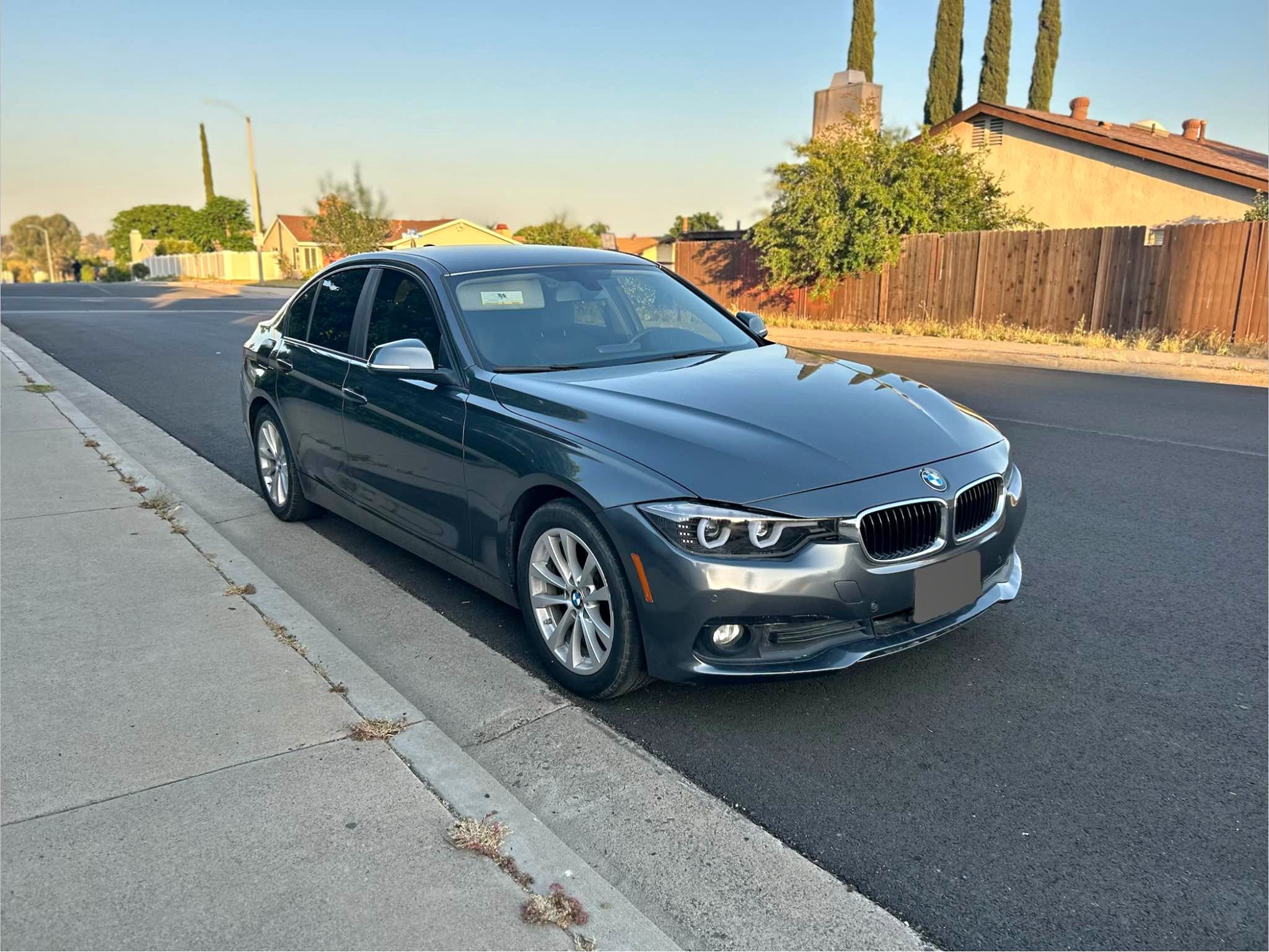 2017 BMW 3 Series - 320i Sedan 4D
