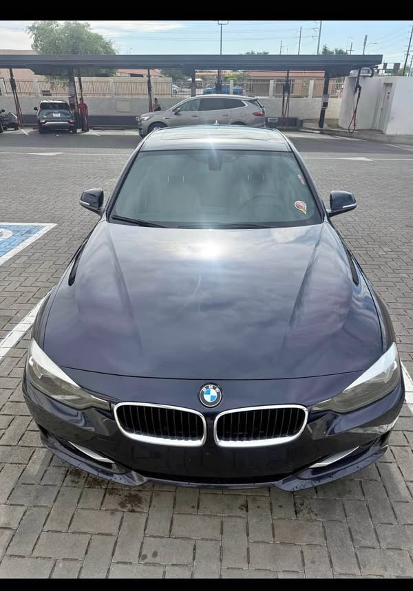 2016 BMW 3 Series - 320i Sedan 4D