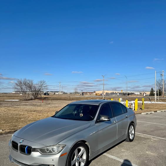 2013 BMW 3 Series - 320i Sedan 4D