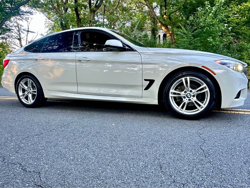 2017 BMW 3 Series - 330i Gran Turismo xDrive Sedan 4D
