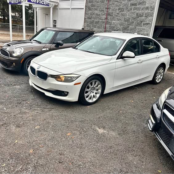 2015 BMW 3 Series - 320i Sedan 4D