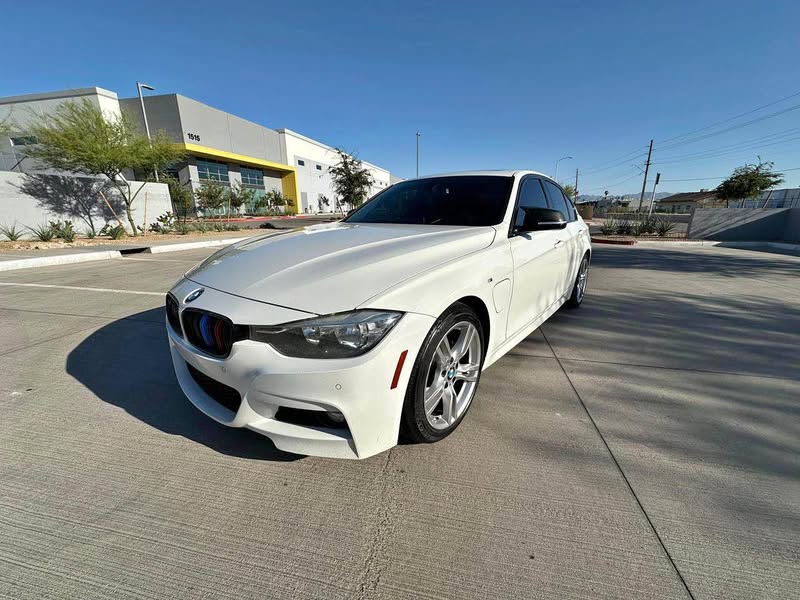 2017 BMW 3 Series - 330e iPerformance Sedan 4D