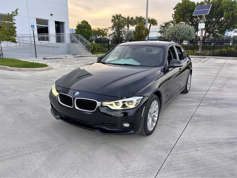 2018 BMW 3 Series - 320i Sedan 4D