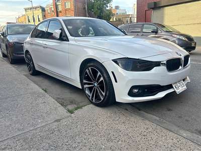 2018 BMW 3 Series - 330i xDrive Sedan 4D