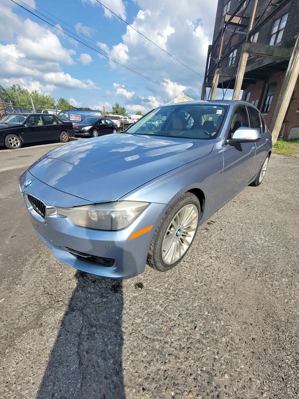 2014 BMW 3 Series - 323i Sedan 4D