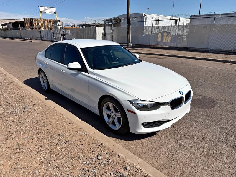 2014 BMW 3 Series - 320i Sedan 4D