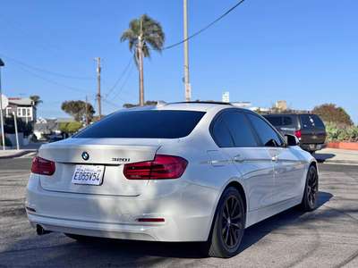 2018 BMW 3 Series - 320i Sedan 4D