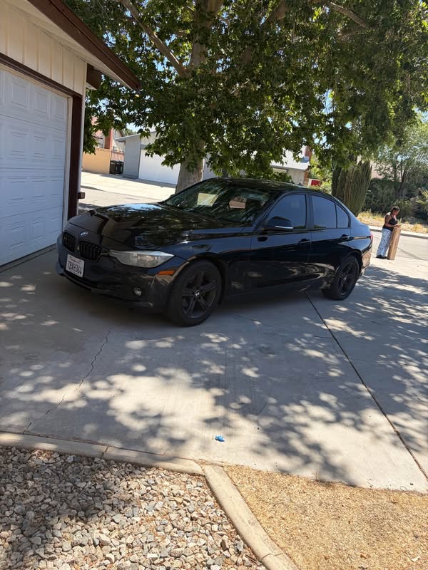 2013 BMW 3 Series - 320i Sedan 4D