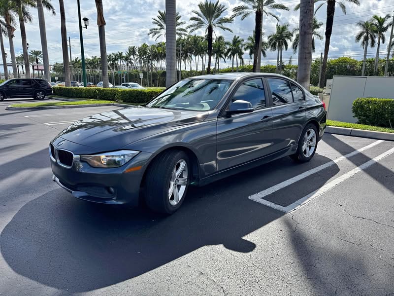 2014 BMW 3 Series - 320i Sedan 4D