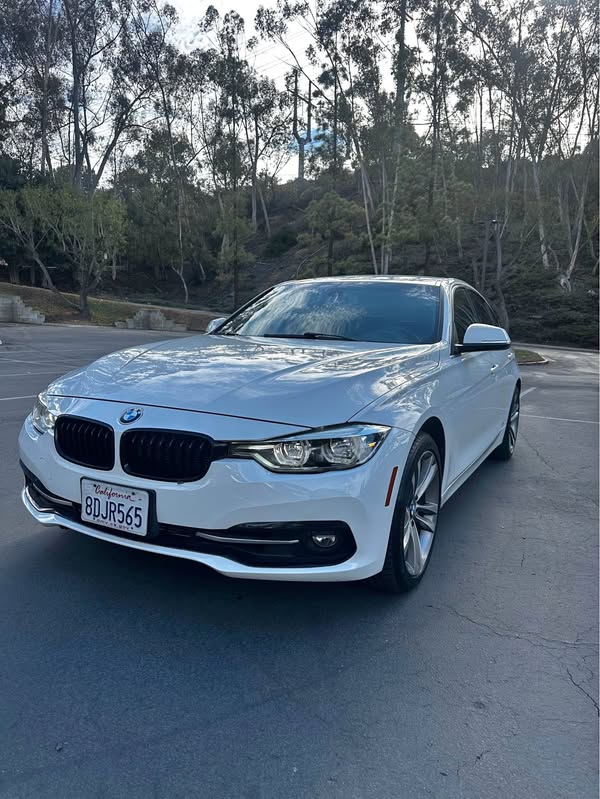 2018 BMW 3 Series - 330i Sedan 4D