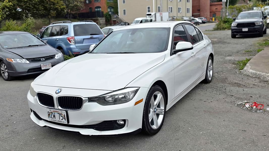 2013 BMW 3 Series - 320i xDrive Sedan 4D
