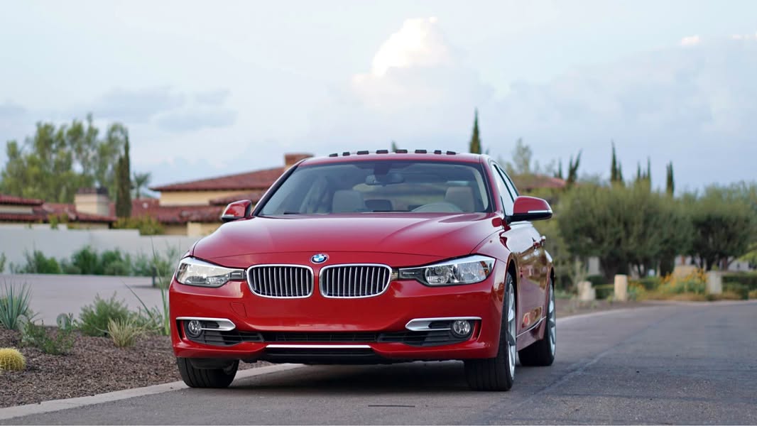 2013 BMW 3 Series - 328i Sedan 4D