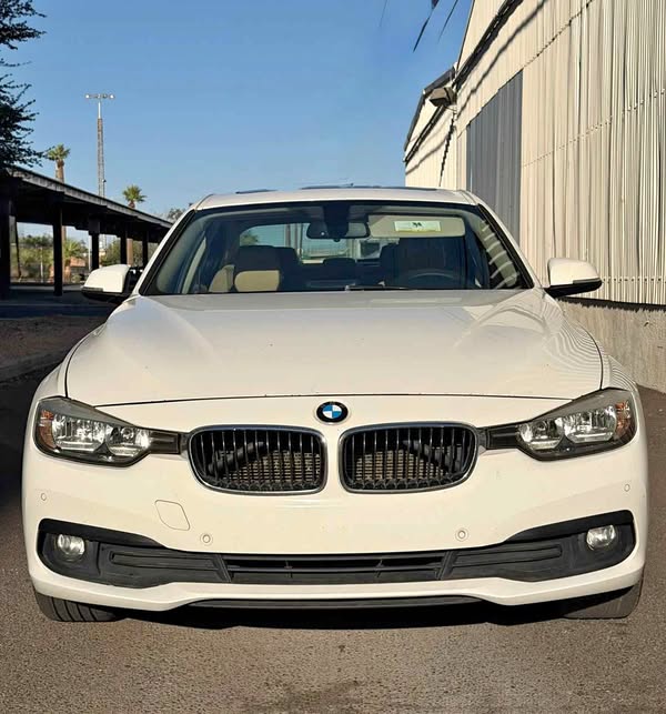 2016 BMW 3 Series - 320i Sedan 4D