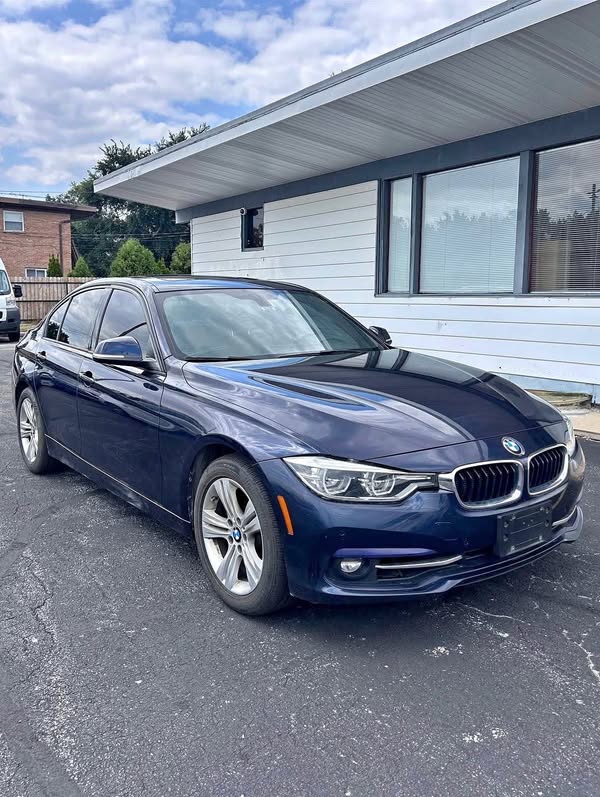 2016 BMW 3 Series - 328i xDrive Sedan 4D