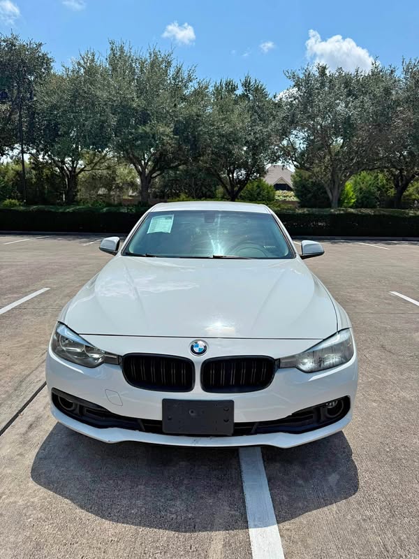 2017 BMW 3 Series - 320i Sedan 4D