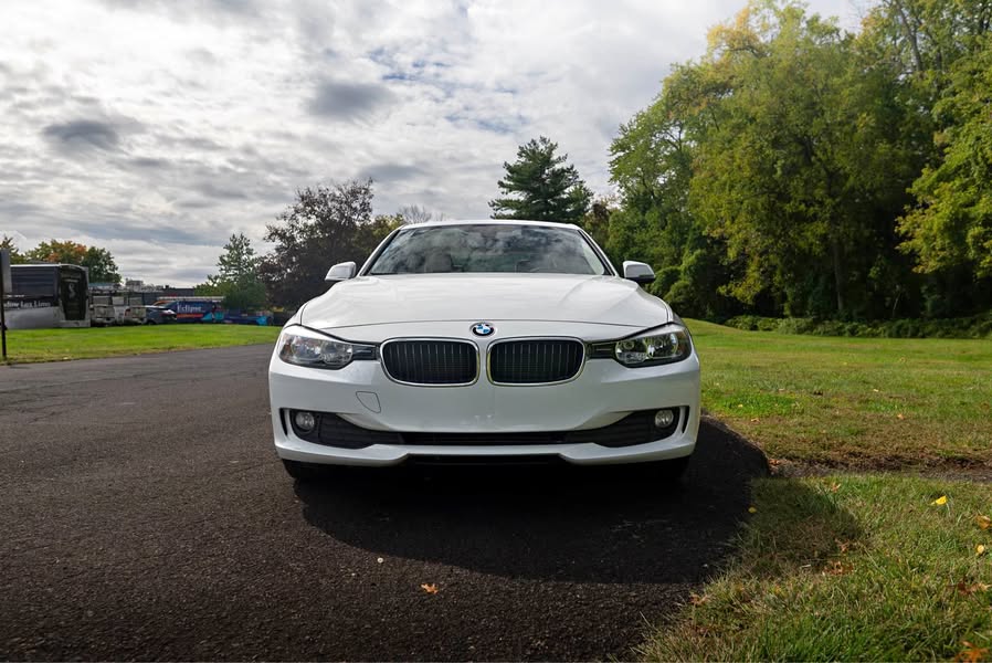 2014 BMW 3 Series - 320i Sedan 4D