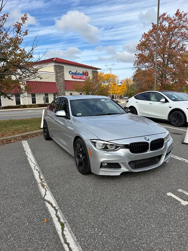2017 BMW 3 Series - 330i xDrive Sedan 4D