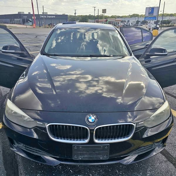 2015 BMW 3 Series - 320i Sedan 4D