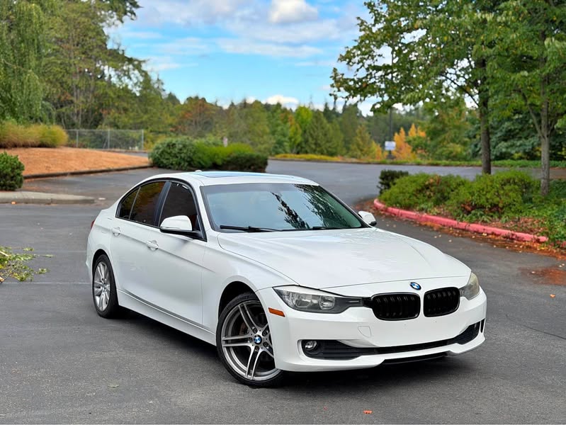 2014 BMW 3 Series - 320i Sedan 4D