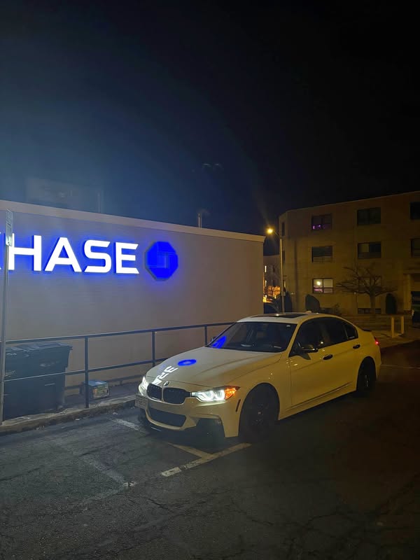 2014 BMW 3 Series - 328i xDrive Sedan 4D