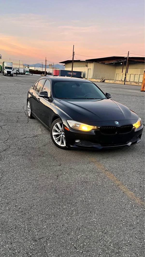 2015 BMW 3 Series - 320i xDrive Sedan 4D