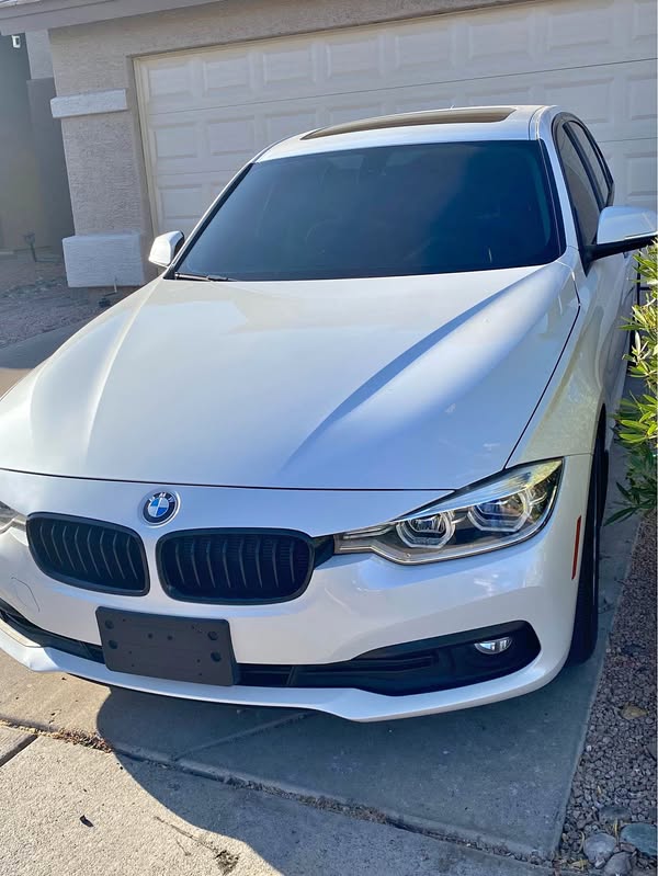 2018 BMW 3 Series - 320i Sedan 4D
