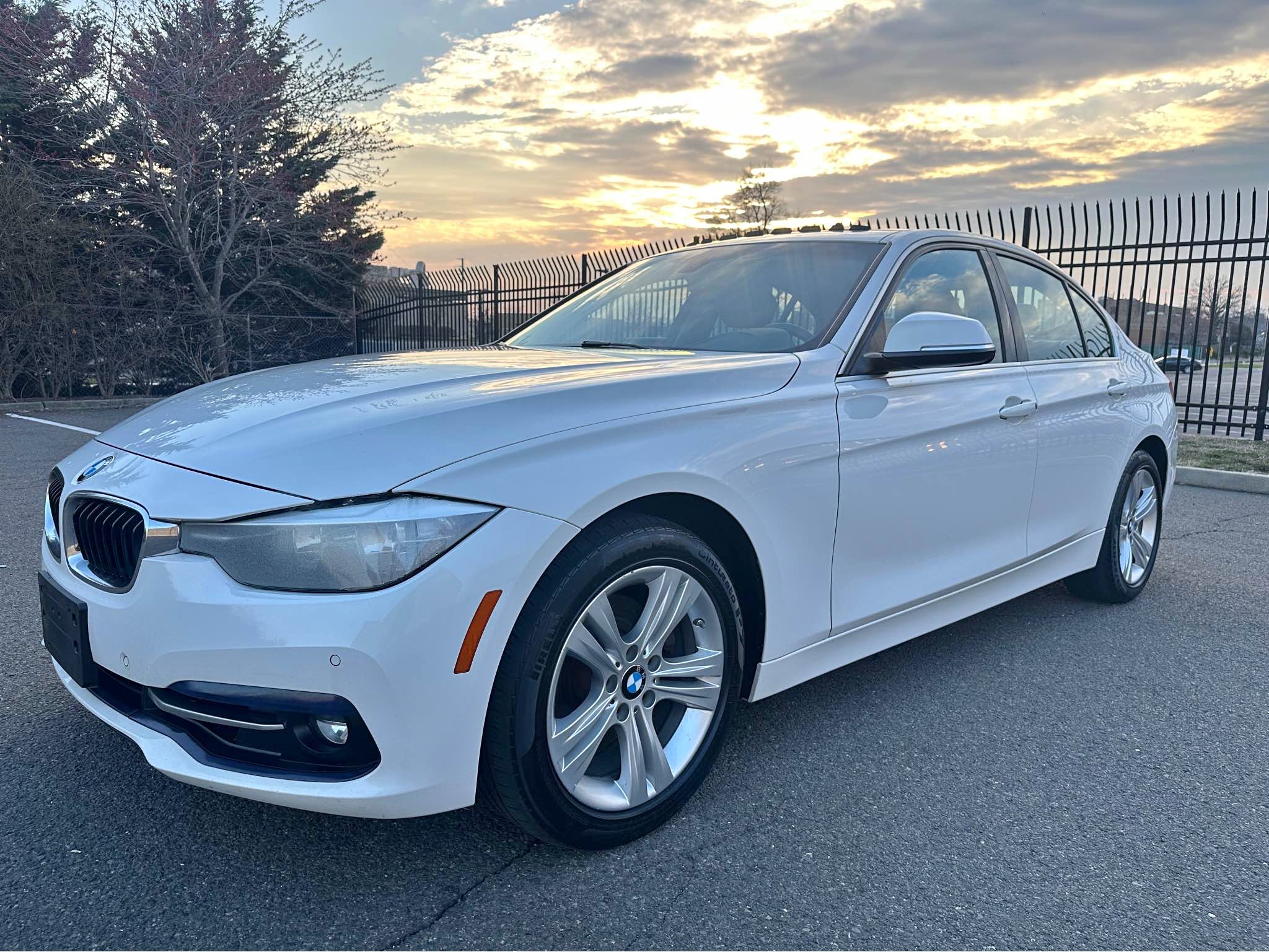 2017 BMW 3 Series - 330i xDrive Sedan 4D