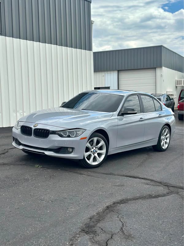 2013 BMW 3 Series - 328i xDrive Sedan 4D
