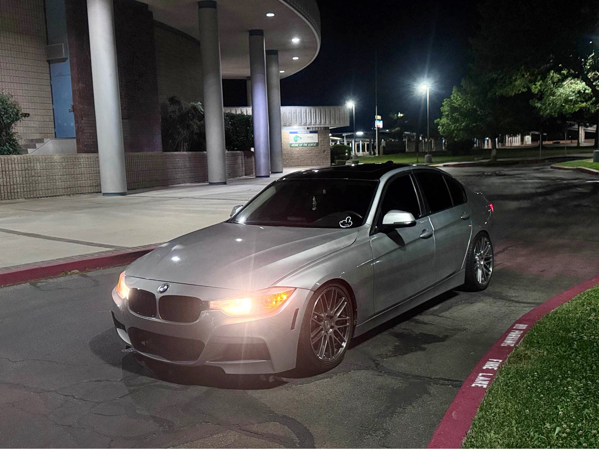 2013 BMW 3 Series - 320i Sedan 4D