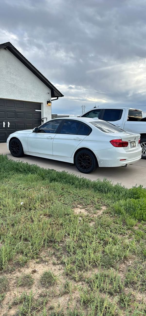 2018 BMW 3 Series - 320i xDrive Sedan 4D