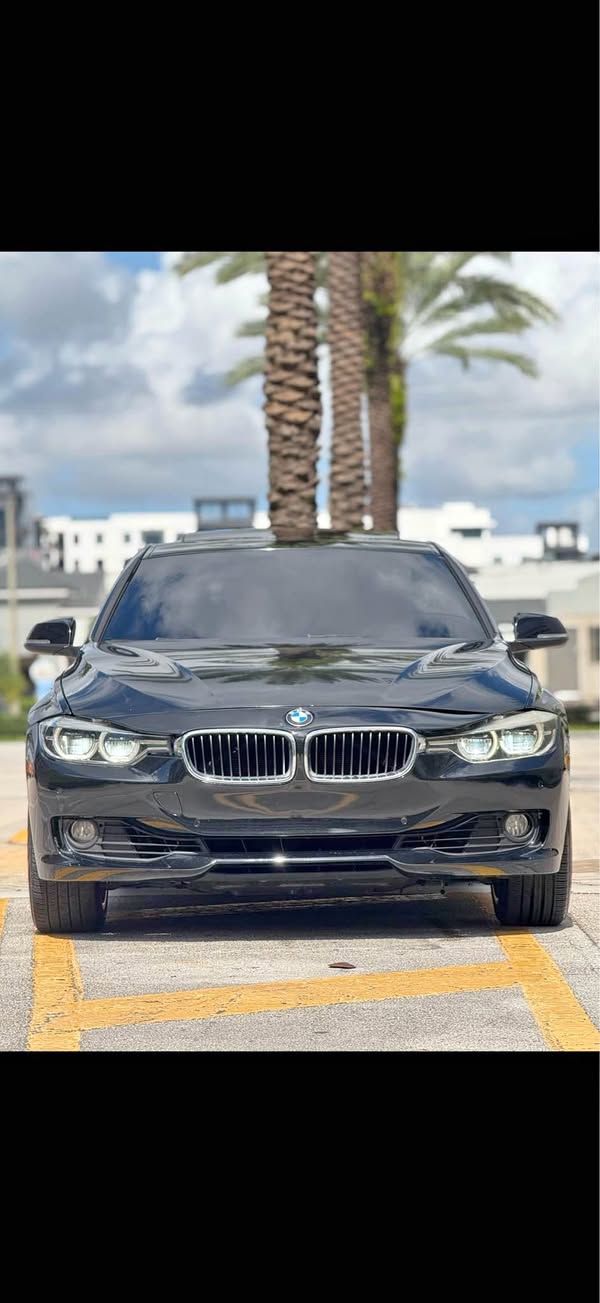 2018 BMW 3 Series - 330i Sedan 4D