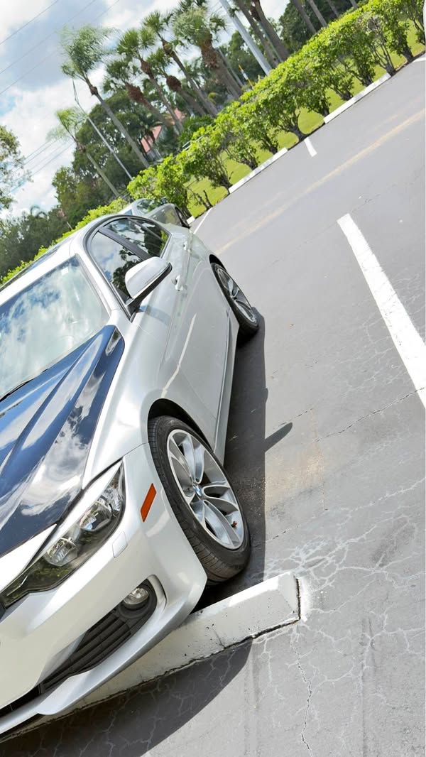 2014 BMW 3 Series - 320i xDrive Sedan 4D