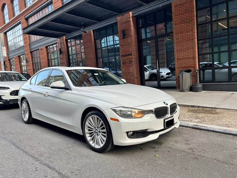 2015 BMW 3 Series - 328i xDrive Sedan 4D