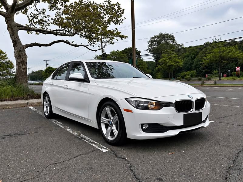 2014 BMW 3 Series - 320i xDrive Sedan 4D