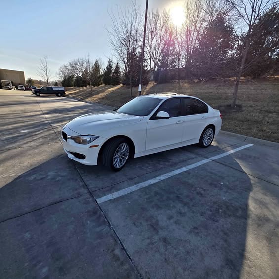 2015 BMW 3 Series - 320i xDrive Sedan 4D