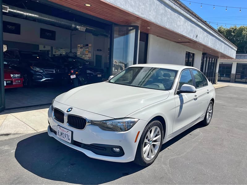 2016 BMW 3 Series - 320i Sedan 4D