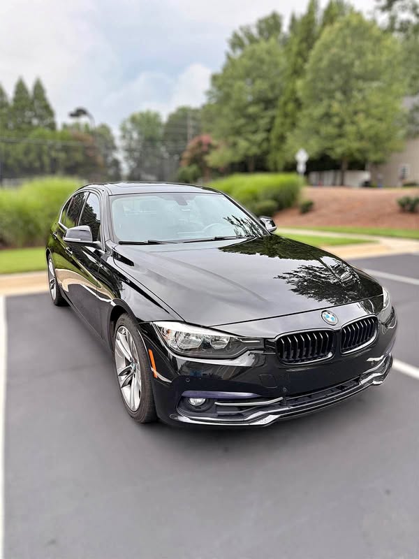 2017 BMW 3 Series - 330i Sedan 4D