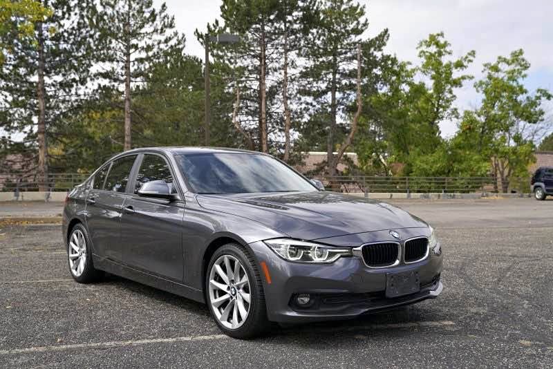 2018 BMW 3 Series - 320i xDrive Sedan 4D
