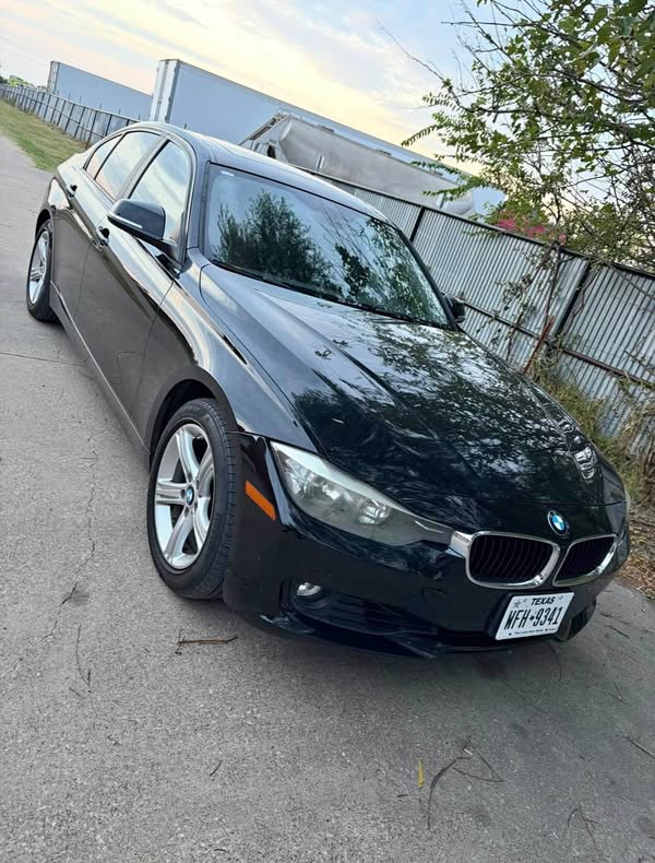 2015 BMW 3 Series - 320i Sedan 4D