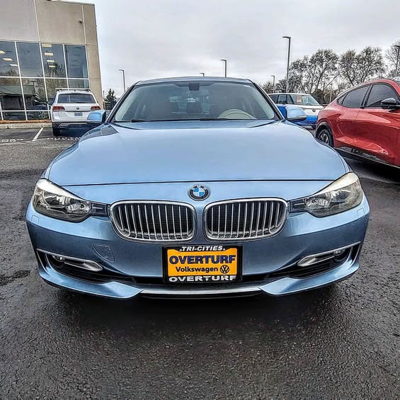 2013 BMW 3 Series 328i xDrive Sedan 4D