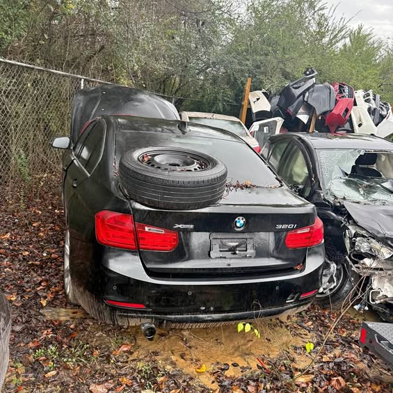 2015 BMW 3 Series - 320i xDrive Sedan 4D
