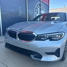 2019 BMW 3 Series 330i xDrive mint Condition in and out