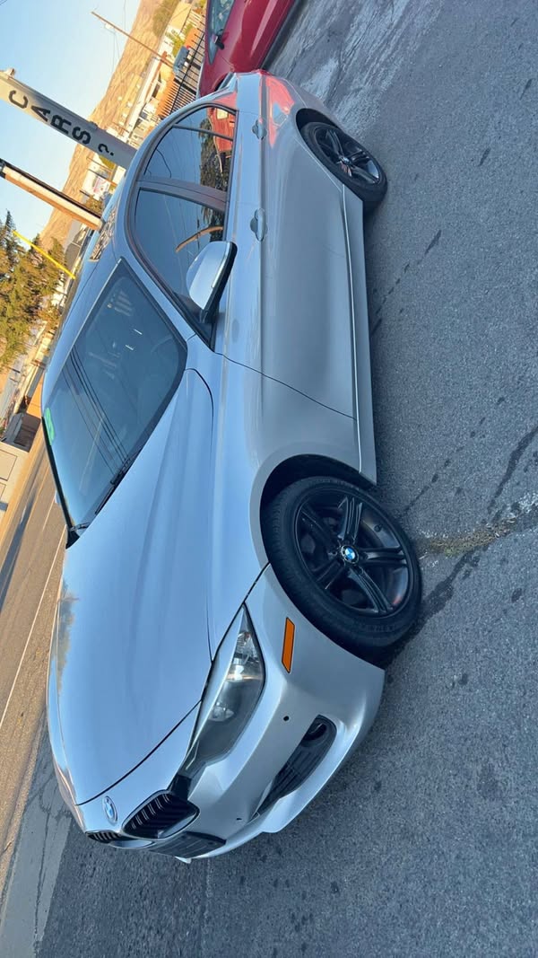 2013 BMW 3 Series - 318i Sedan 4D